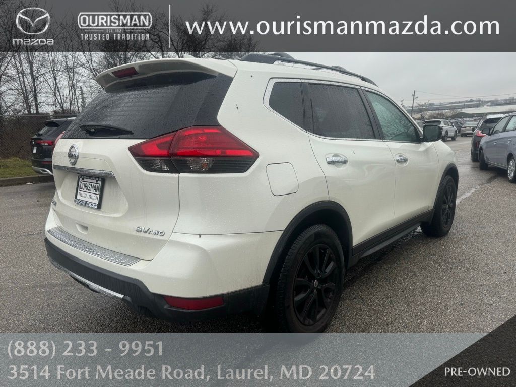 2017 Nissan Rogue SV 8