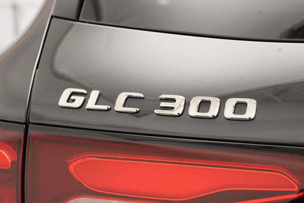 Thumbnail: 2027 Mercedes-Benz GLC - 9
