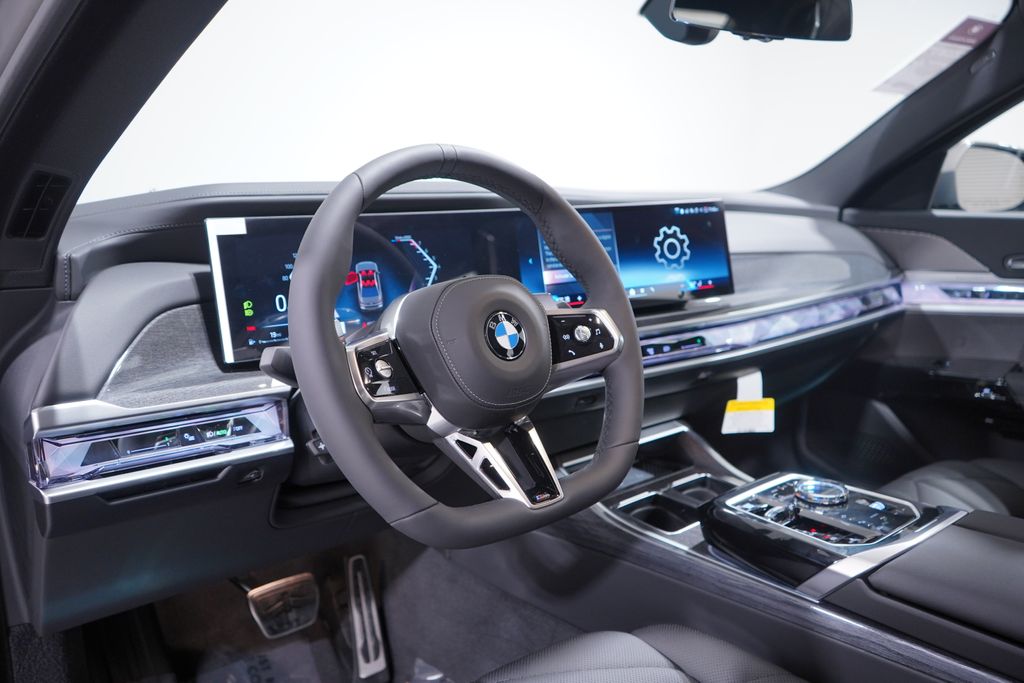 Thumbnail: 2026 BMW 7 Series - 6