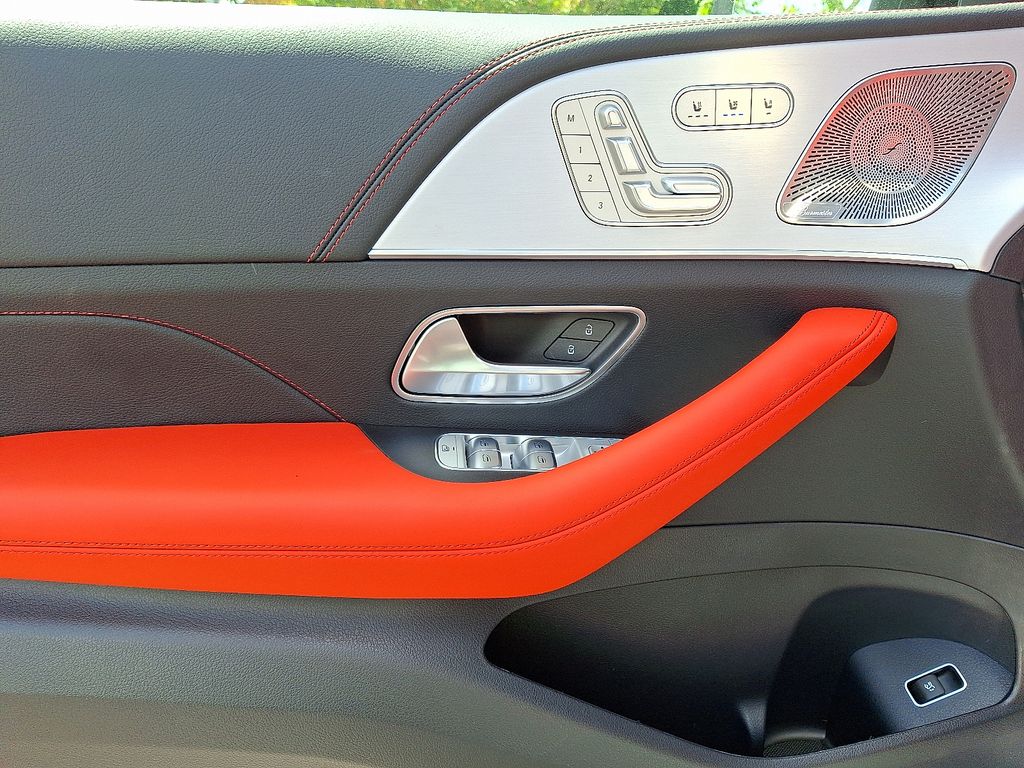 Thumbnail: 2026 Mercedes-Benz GLE - 9
