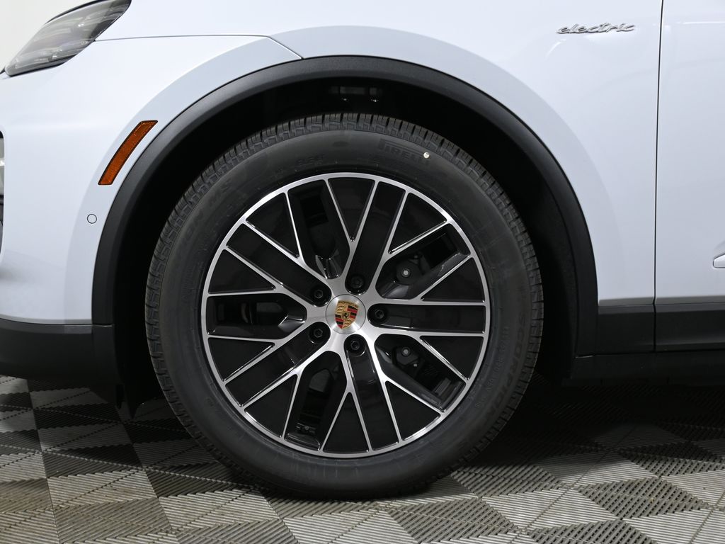Thumbnail: 2025 Porsche Macan - 13