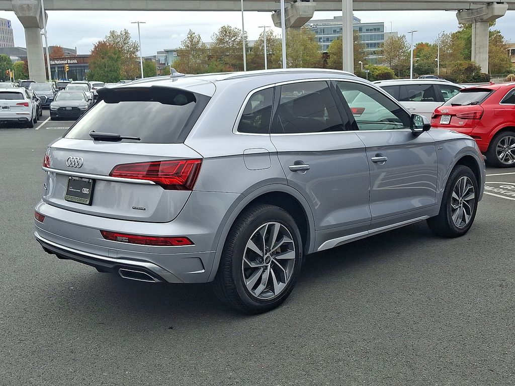 Thumbnail: 2022 Audi Q5 - 4