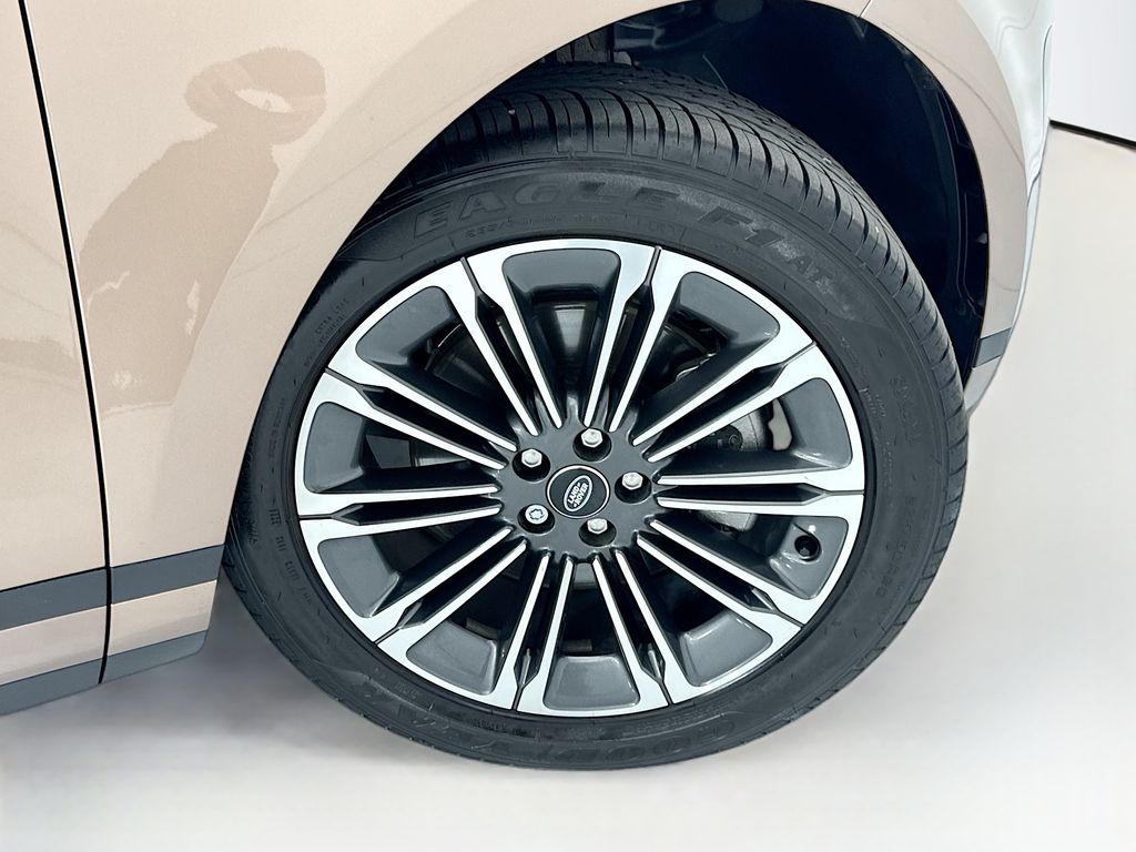 Thumbnail: 2025 Land Rover Range Rover Evoque - 31