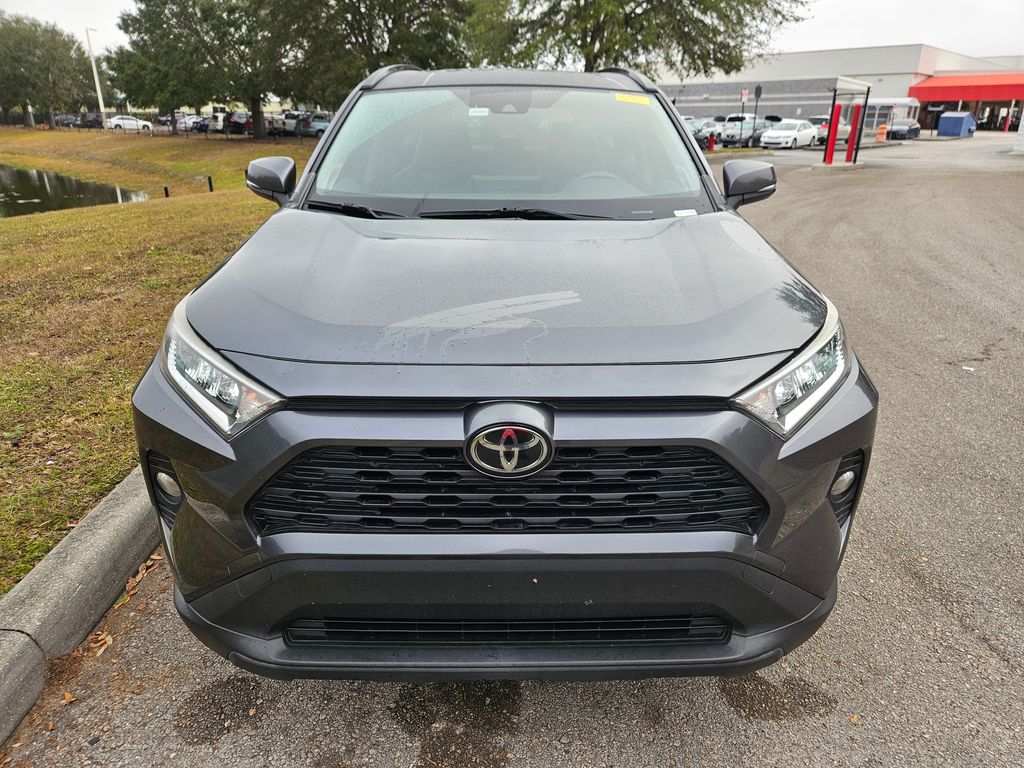 2019 Toyota RAV4 XLE Premium 8