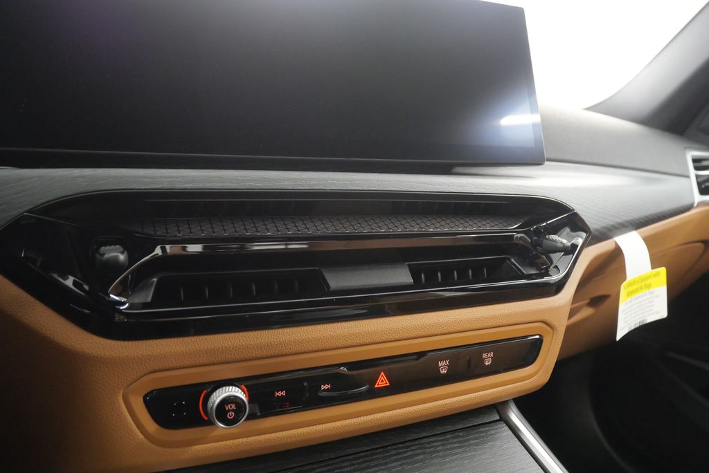 2025 BMW 3 Series 330i 21