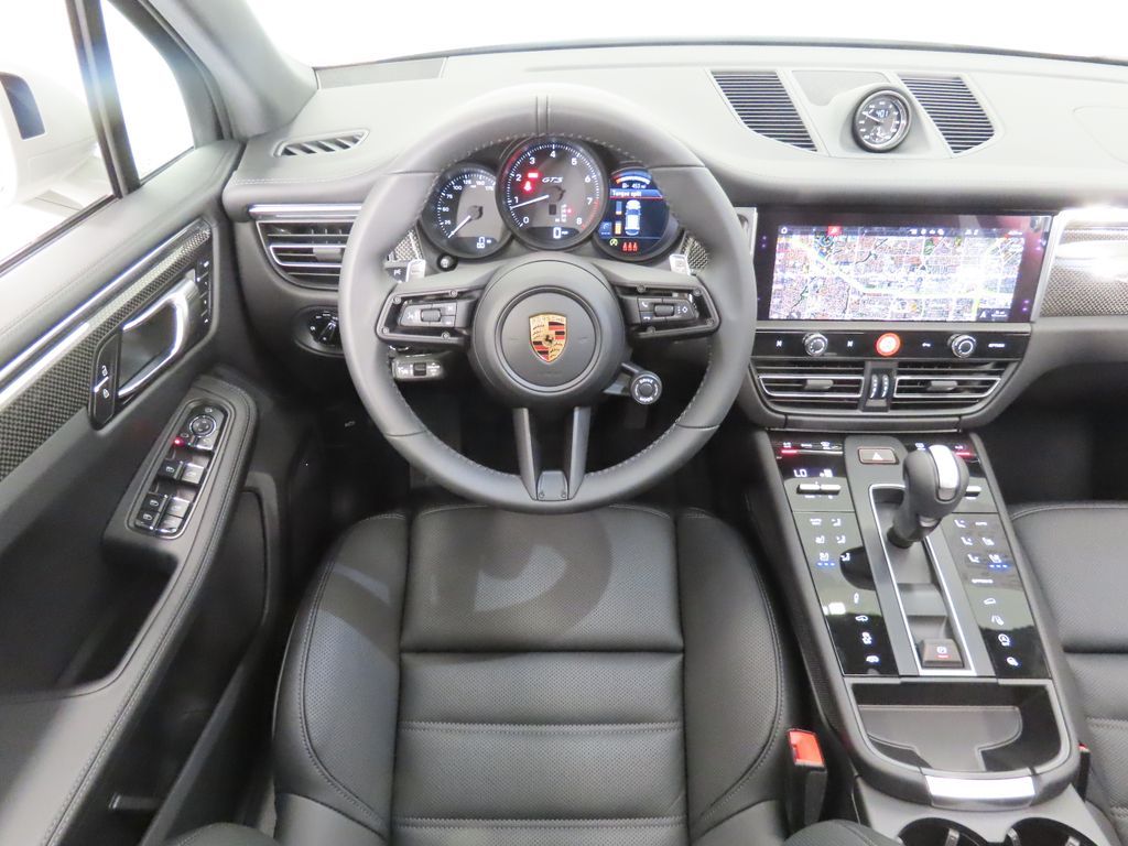Thumbnail: 2026 Porsche Macan - 16