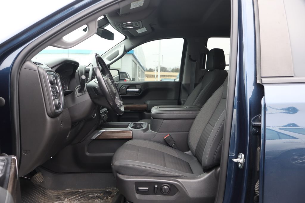 Thumbnail: 2020 Chevrolet Silverado 1500 - 13