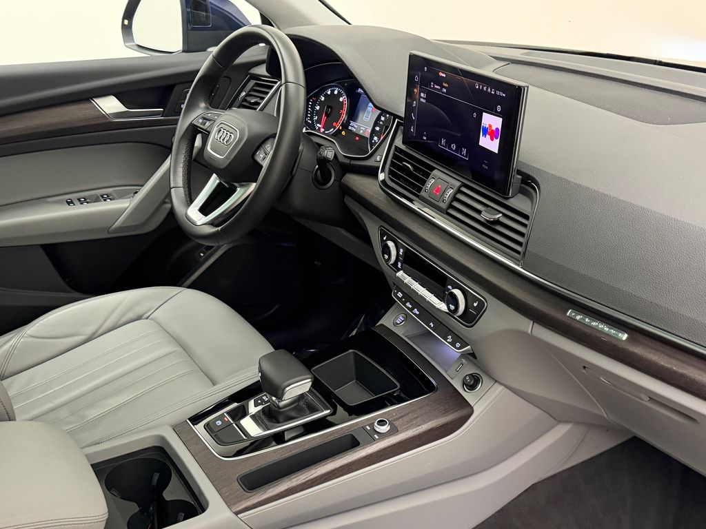 Thumbnail: 2023 Audi Q5 - 10