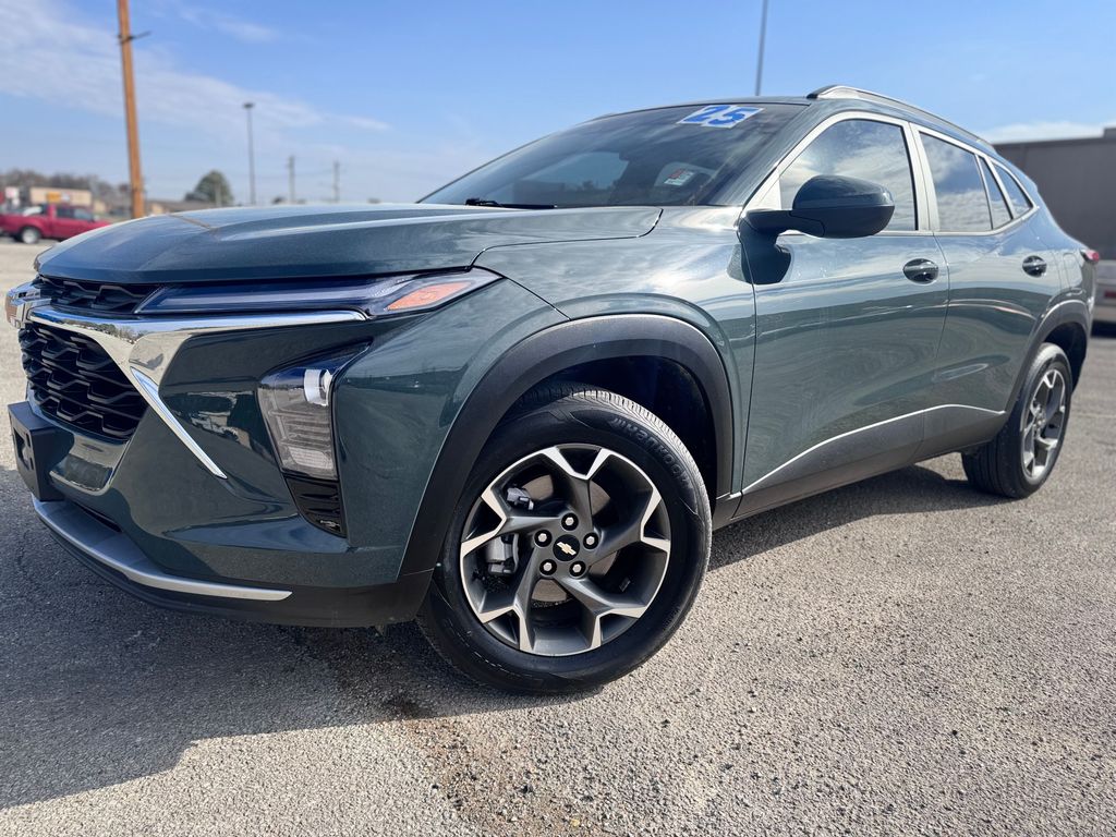 2025 Chevrolet Trax LT FWD