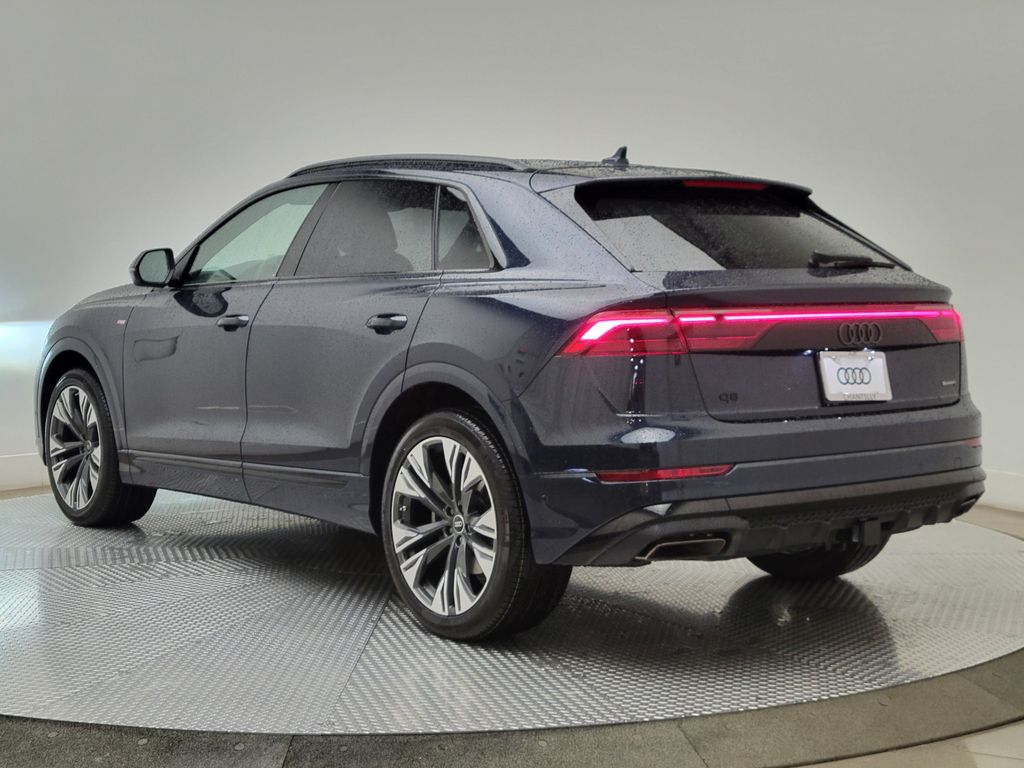 Thumbnail: 2026 Audi Q8 - 4