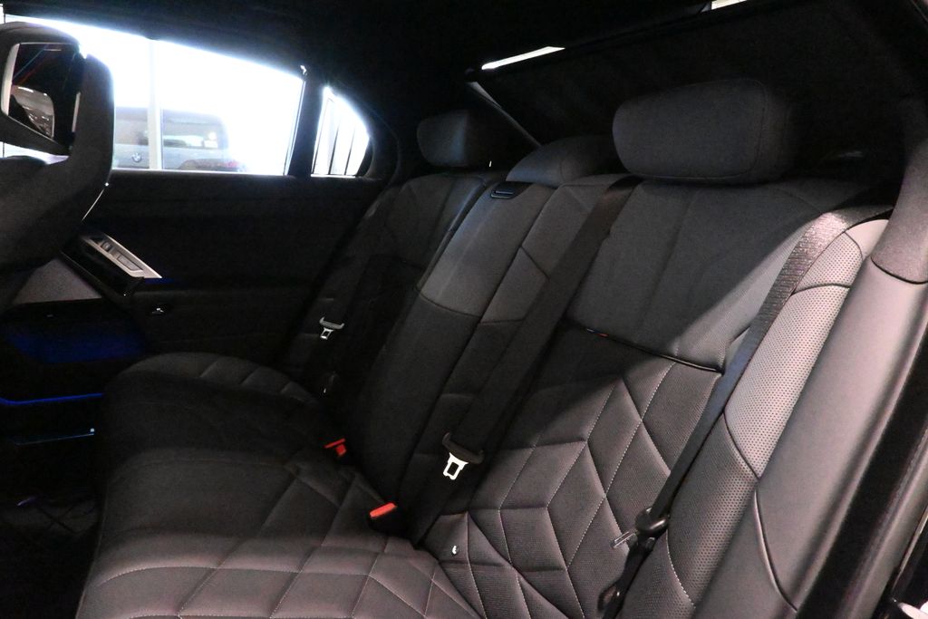 2025 BMW 7 Series 760i xDrive 4