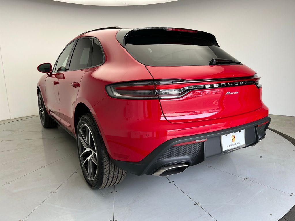 Thumbnail: 2025 Porsche Macan - 3