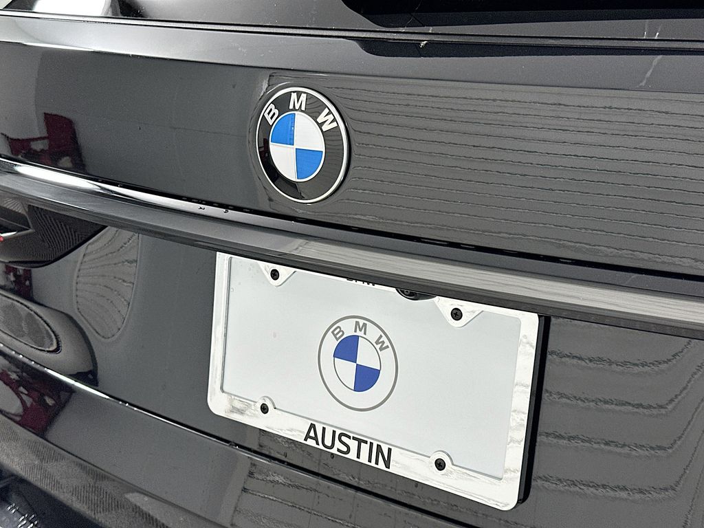 Thumbnail: 2026 BMW X7 - 22