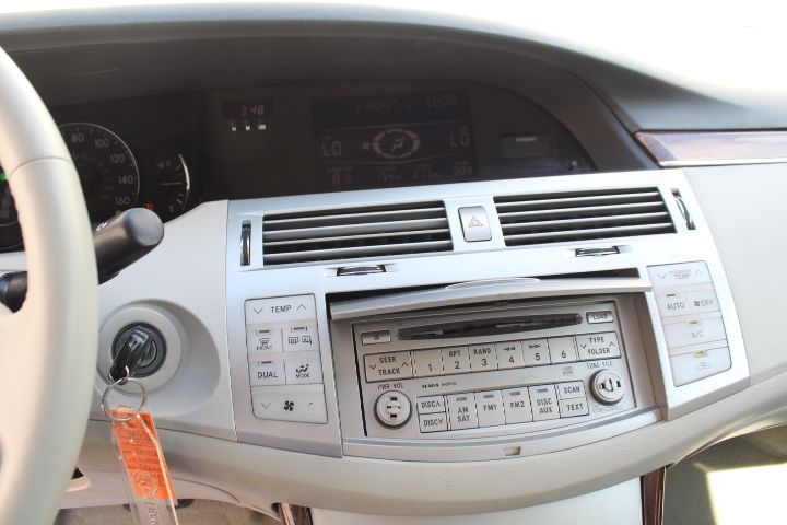 Used Car 2009 Toyota Avalon  For Sale In Georgetown, Texas