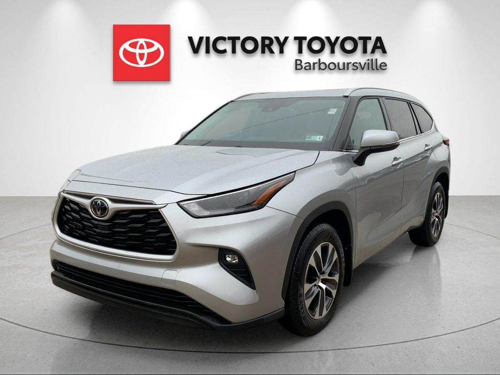 2022 Toyota Highlander XLE AWD