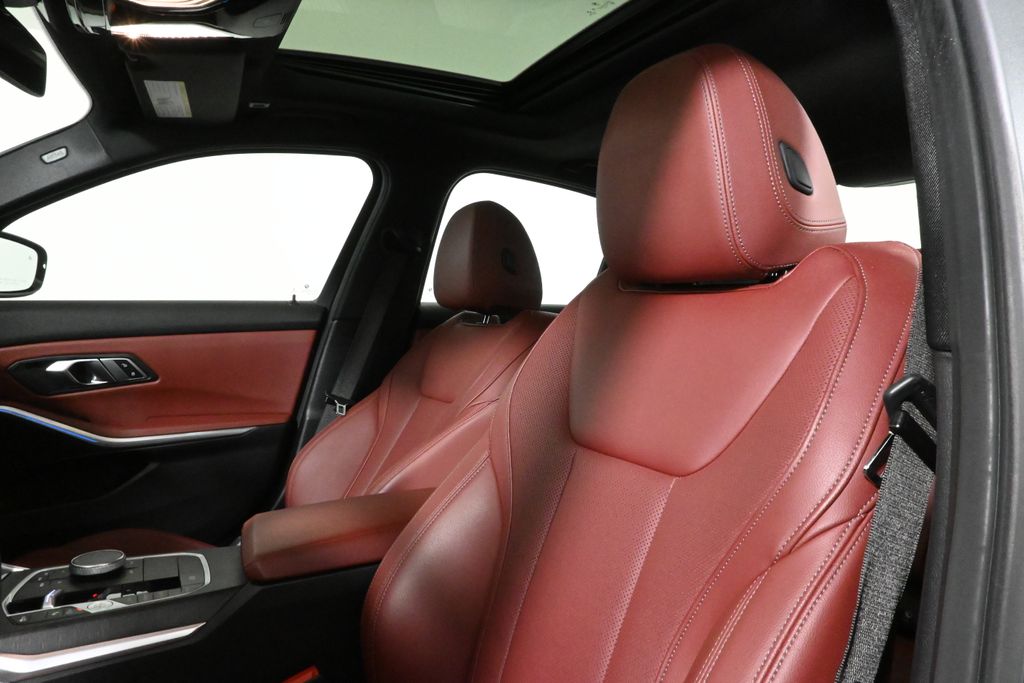 Thumbnail: 2023 BMW 3 Series - 16