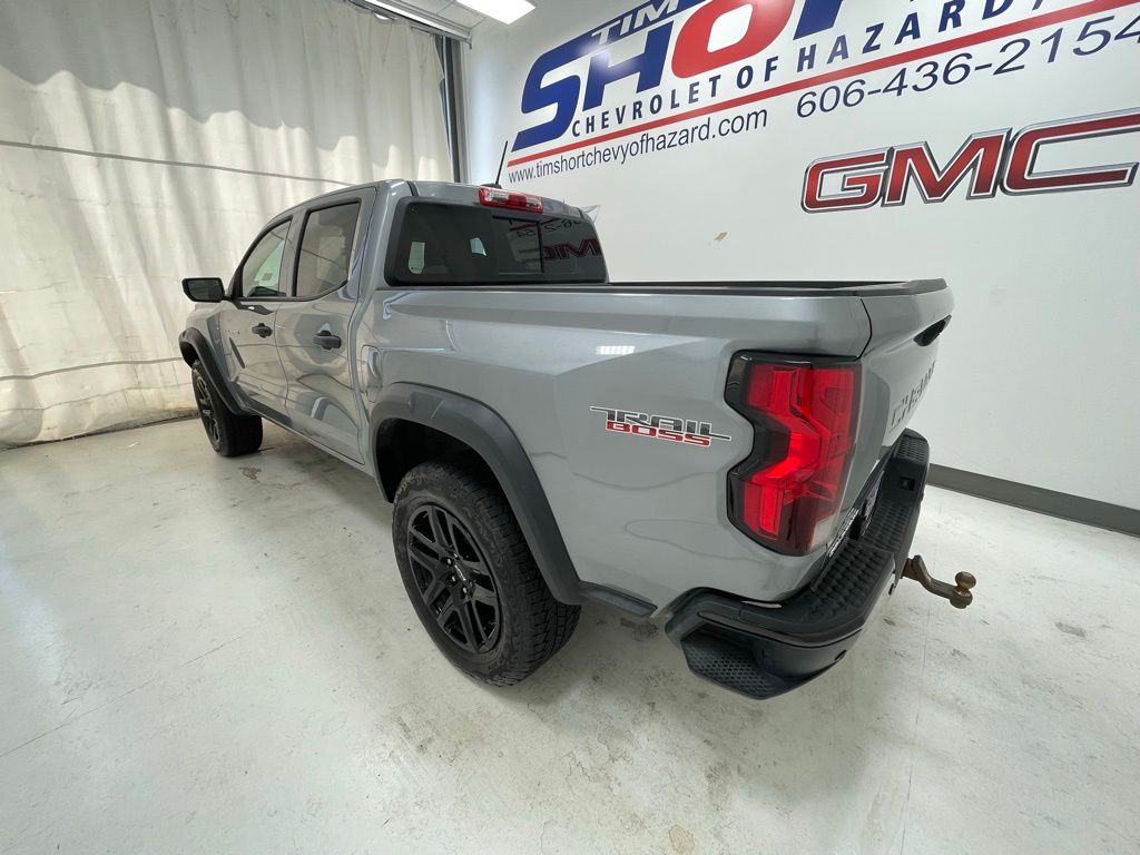 View vehicle photo 7