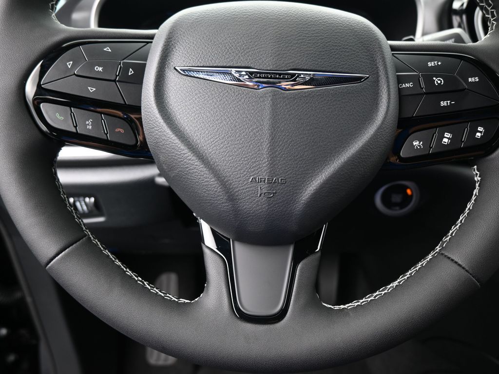 New 2026 Diamond Black Crystal Pearlcoat Chrysler Select image 26