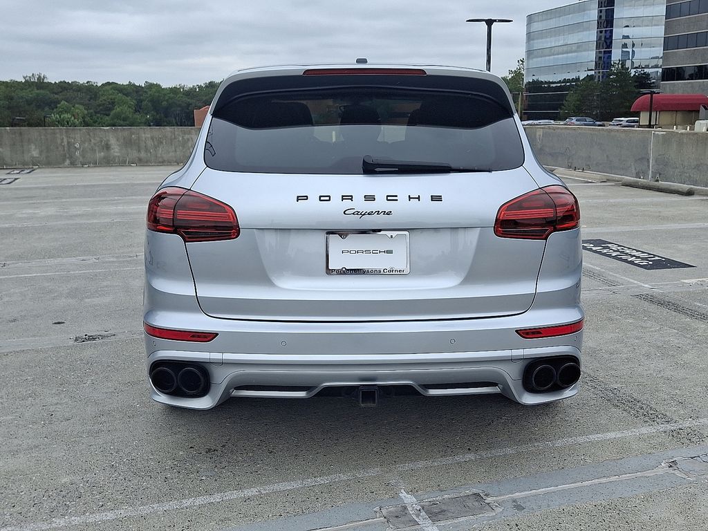 Thumbnail: 2017 Porsche Cayenne - 9