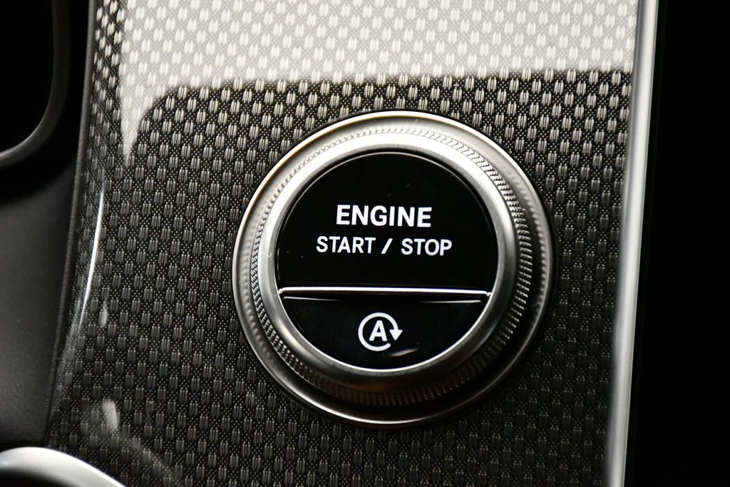 Thumbnail: 2025 Mercedes-Benz GLC - 25