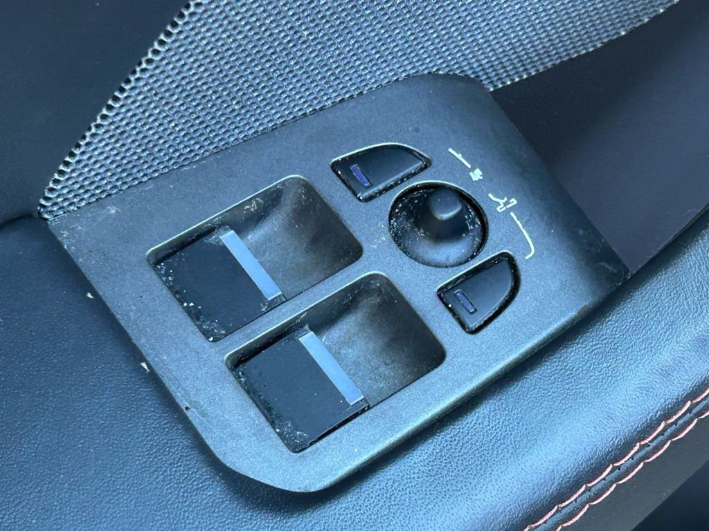 Used 2014  Jaguar S image 68