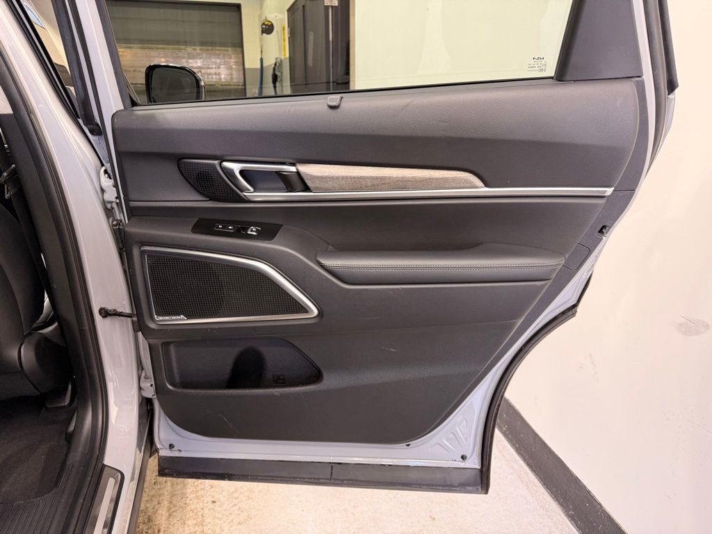 Thumbnail: 2022 Kia Telluride - 25