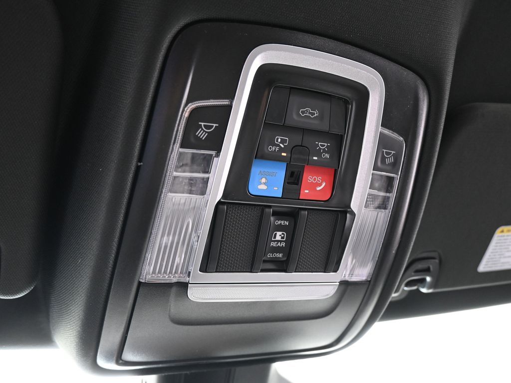 New 2026 Diamond Black Crystal Pearlcoat Ram Limited image 20