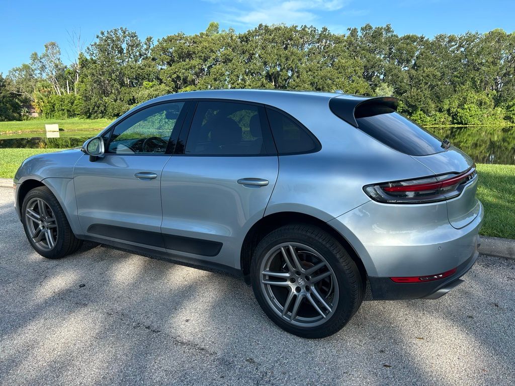 Thumbnail: 2020 Porsche Macan - 3