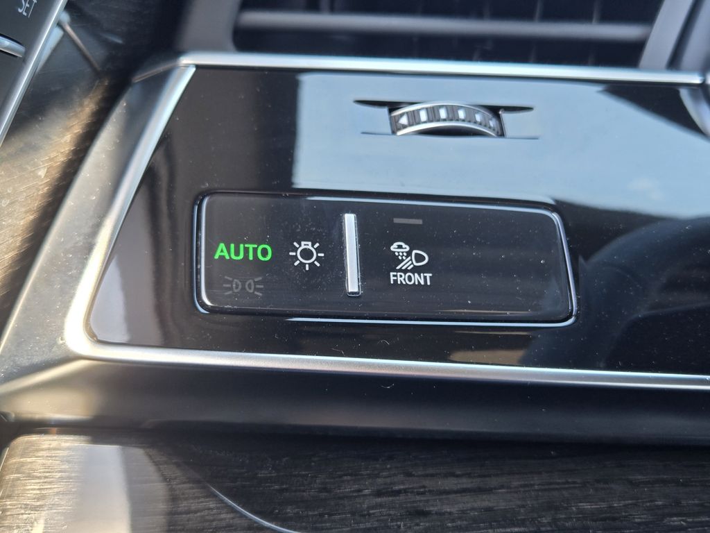 new 2026 Audi Q7 car, priced at $78,295