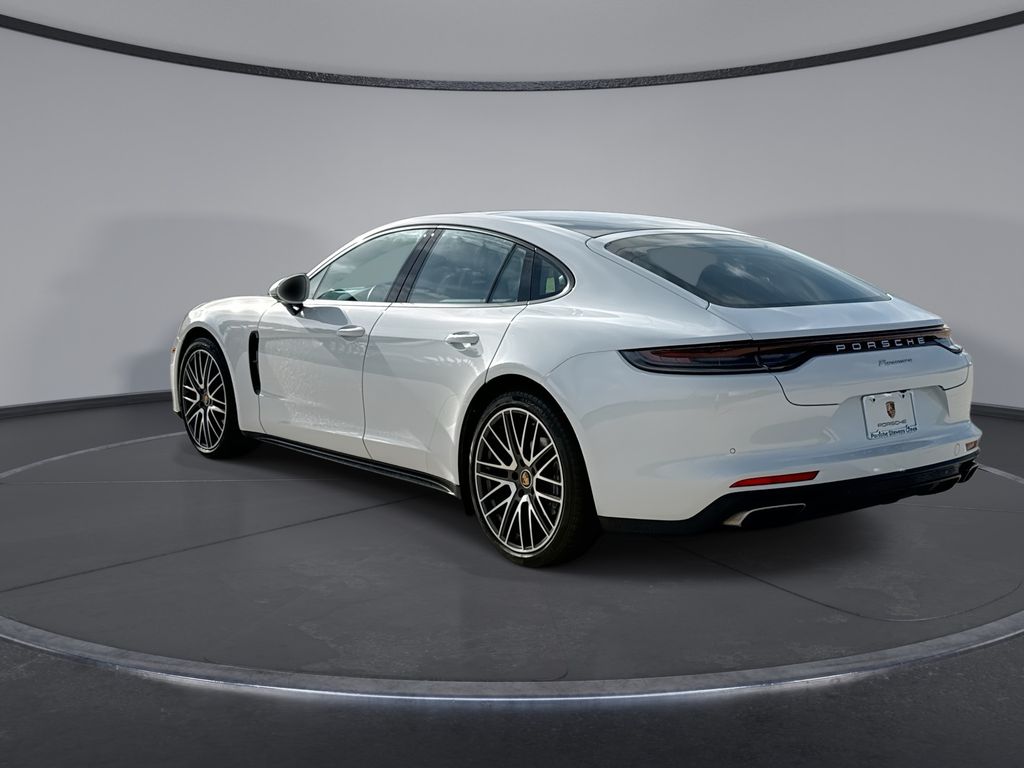 Thumbnail: 2022 Porsche Panamera - 10