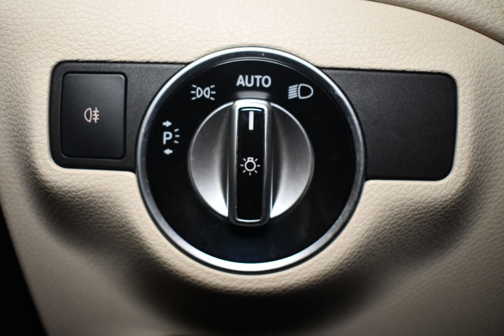 Thumbnail: 2014 Mercedes-Benz CLA - 21