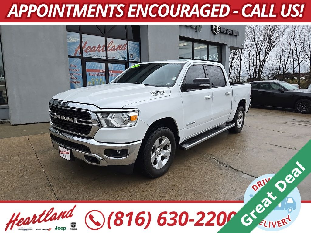 Bright White Clearcoat 2022 RAM 1500 Big Horn Crew Cab 4WD Pickup Truck Four-Wheel Drive 8-Speed Automatic