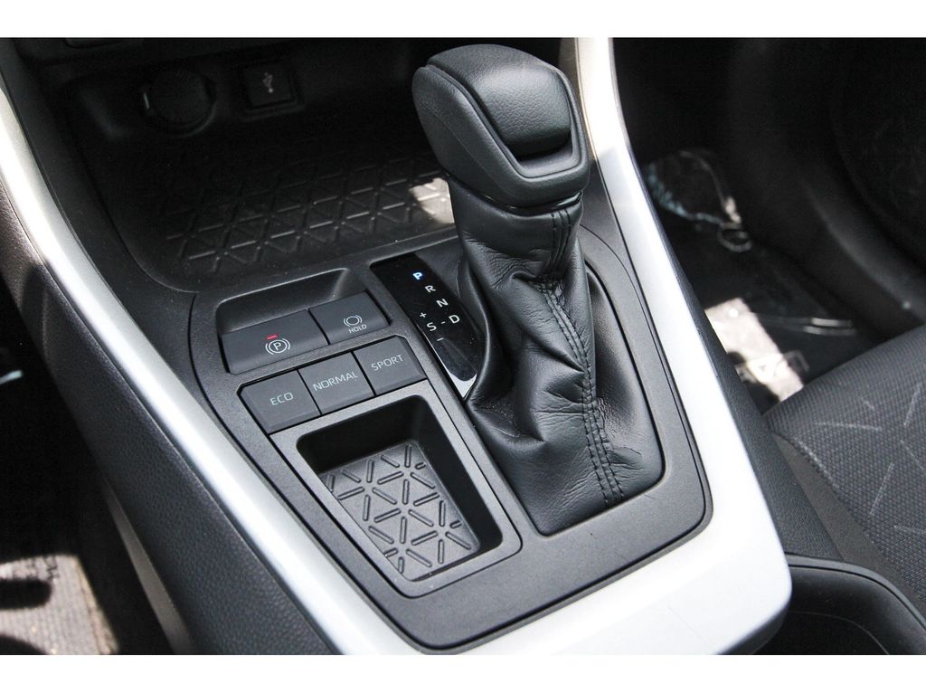 2022 Toyota RAV4 XLE White at Emmons Autoplex
