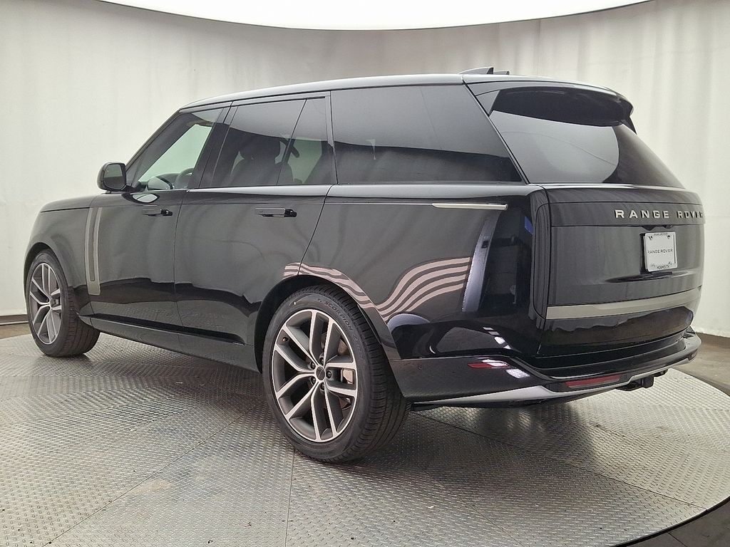 Thumbnail: 2026 Land Rover Range Rover - 4