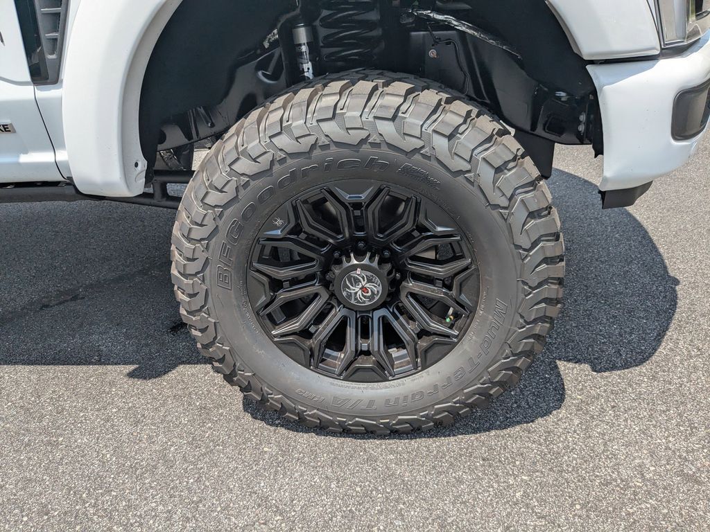 2025 Ford F-250 Black Widow