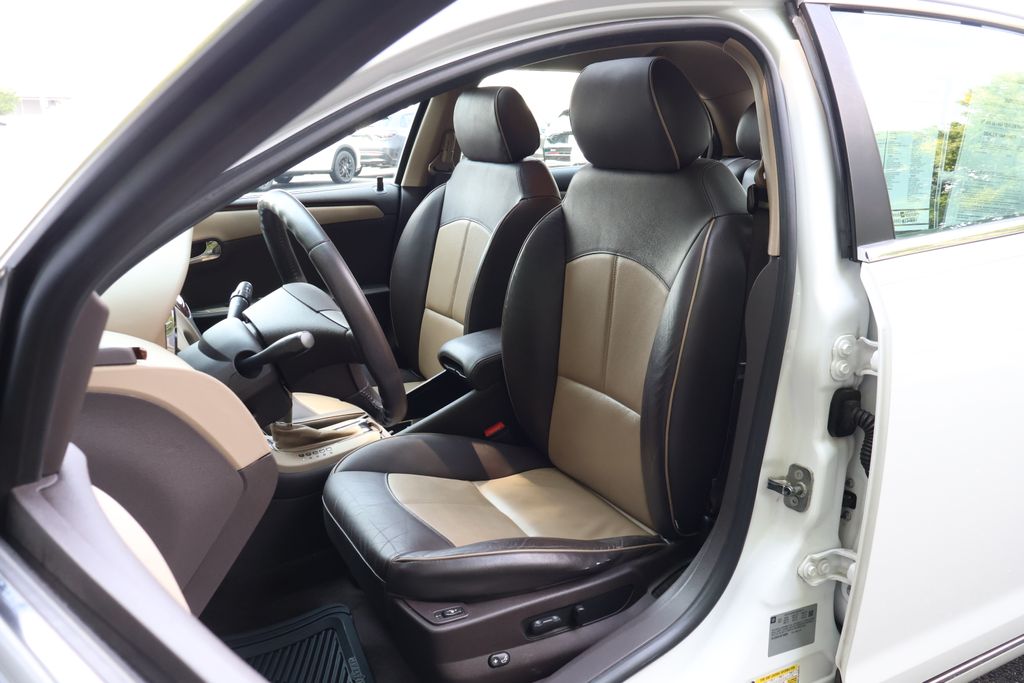 Thumbnail: 2012 Chevrolet Malibu - 26