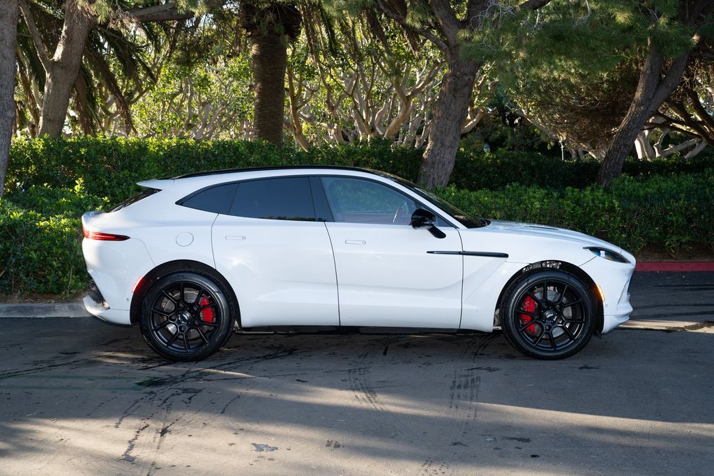 Aston Martin 2022 DBX