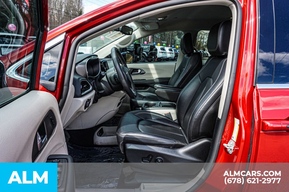 Used 2024 Red Chrysler Touring L image 19