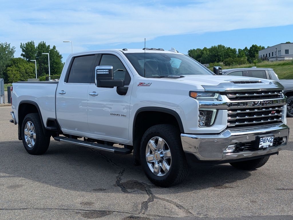 White (Iridescent Pearl Tricoat) 2021 Chevrolet Silverado 2500HD LTZ Crew Cab 4WD Pickup Truck Four-Wheel Drive Automatic