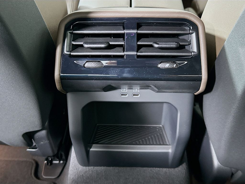 Thumbnail: 2026 BMW i5 - 18