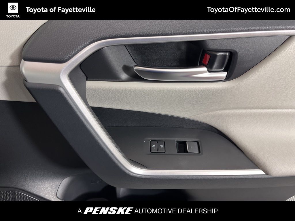 2025 Toyota RAV4 XLE Premium 11