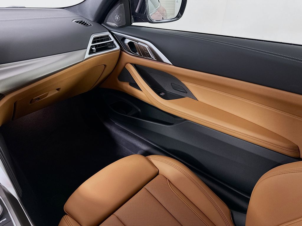 Thumbnail: 2025 BMW 4 Series - 24