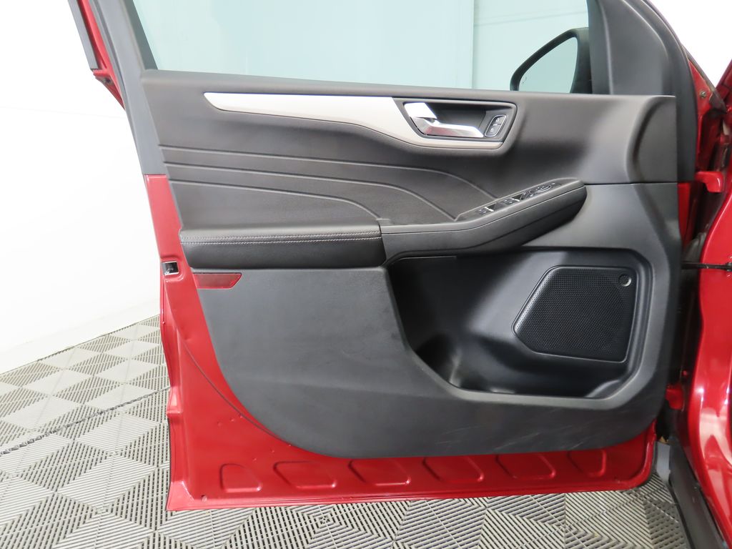 2021 Ford Escape SE 25