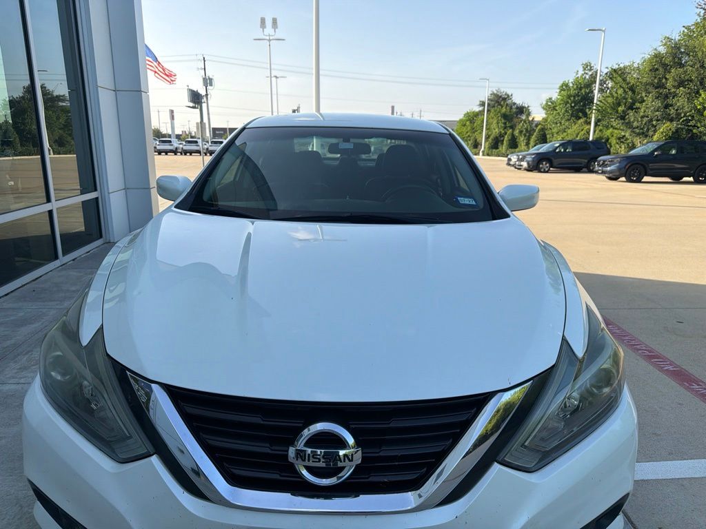 2018 Nissan Altima 2.5 SR White at DeMontrond Mazda