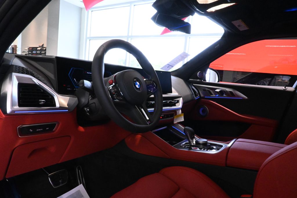 Thumbnail: 2026 BMW XM - 10