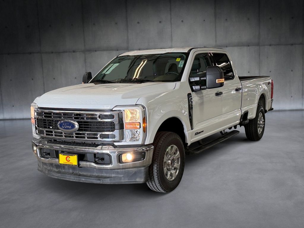 2024 Ford F-350 Super Duty XLT Crew Cab 4WD
