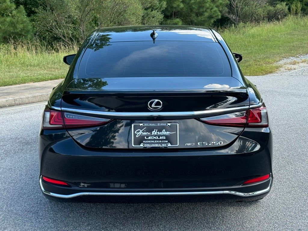 2021 Lexus ES 250 11