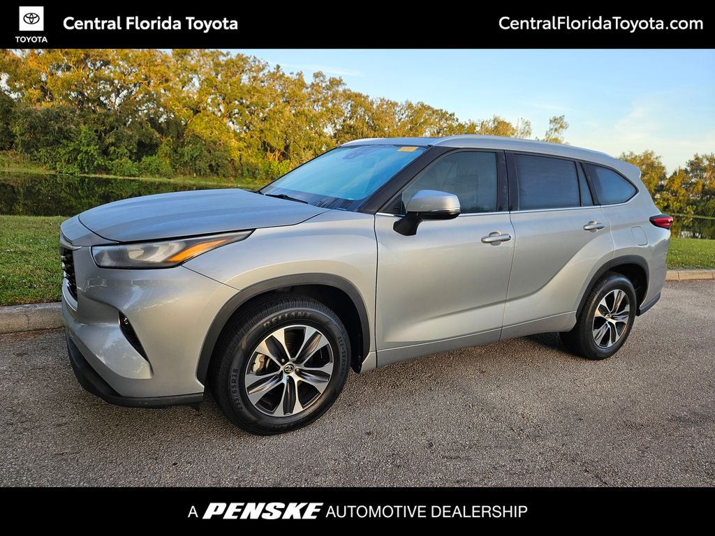 2020 Toyota Highlander XLE -
                Orlando, FL