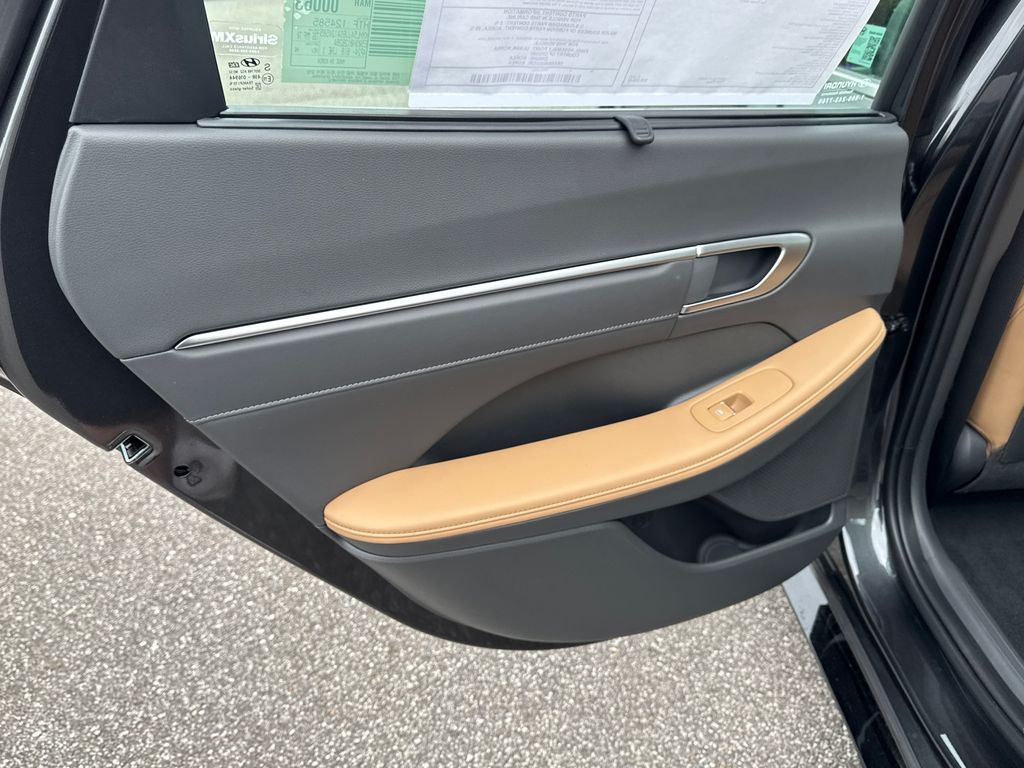 2025 Hyundai Sonata Hybrid Limited photo 12