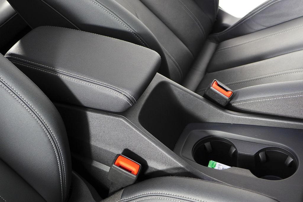 Thumbnail: 2023 Audi Q4 e-tron - 16